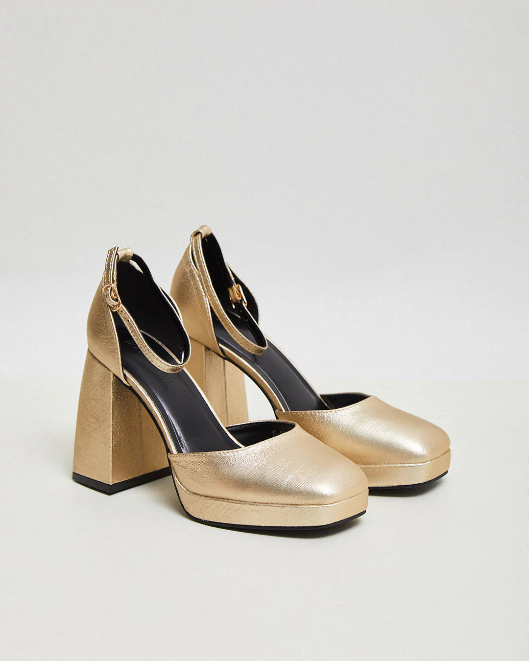 ZAPATO TACÓN LUAN GOLD